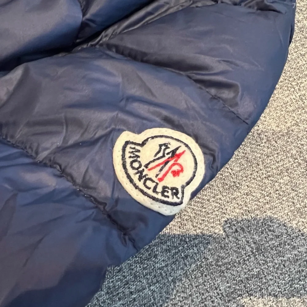 Moncler Puffer Jacket - Picture 4 of 8